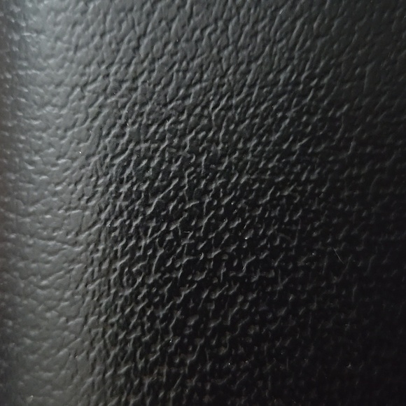 BURBERRY BLACK EMBOSSED PEBBLE LEATHER SUNGLASSES CASE. GLASSES NOT INCLUDED. - Picture 7 of 10